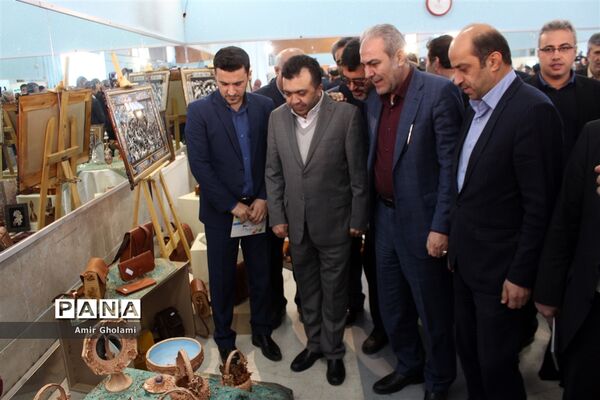 نمایشگاه دستاوردهای بزرگ دستان کوچک