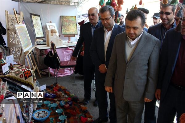 نمایشگاه دستاوردهای بزرگ دستان کوچک