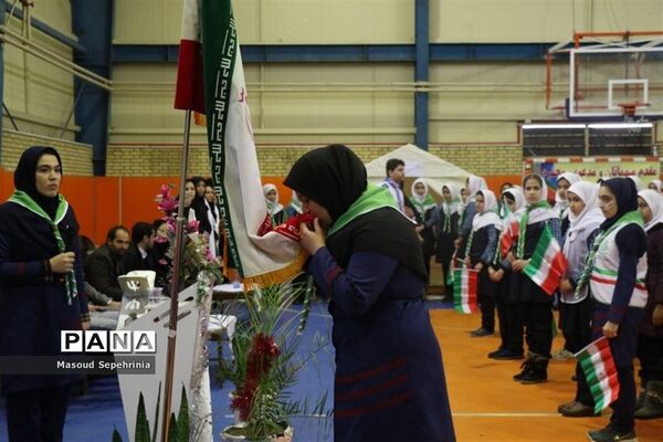 همایش بزرگ یاوران انقلاب پیشتاز در دبستان منیر باسمنج