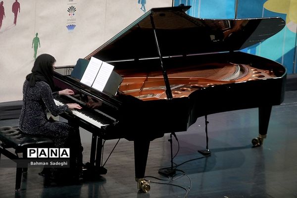 پنجمین  شب سی و چهارمین جشنواره موسیقی فجر