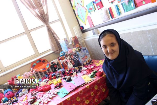 افتتاح نمایشگاه کارآفرینی دانش‌آموزان با نیازهای  ویژه دبستان و دبیرستان پیوند ناحیه 2 تبریز