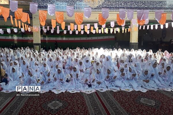 مراسم جشن تکلیف دانش‌آموزان دختردر بهارستان