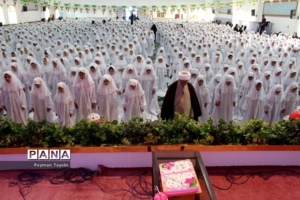 جشن تکلیف 1500 دانش‌آموز دختر در سمنان