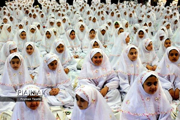 جشن تکلیف 1500 دانش‌آموز دختر در سمنان