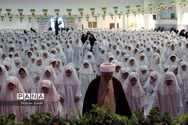 جشن تکلیف 1500 دانش‌آموز دختر در سمنان