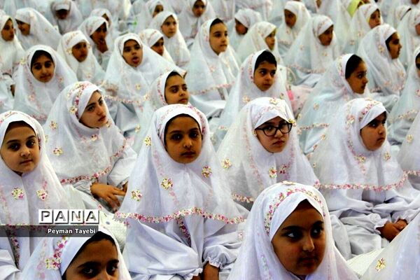 جشن تکلیف 1500 دانش‌آموز دختر در سمنان