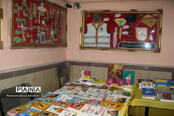 برپایی نمایشگاه کتاب در سازمان دانش‌آموزی استان همدان