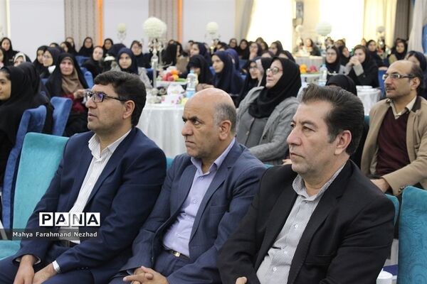 همایش تجلیل ازبرگزیدگان رتبه‌های زیر هزار کنکور سراسری در اسلامشهر
