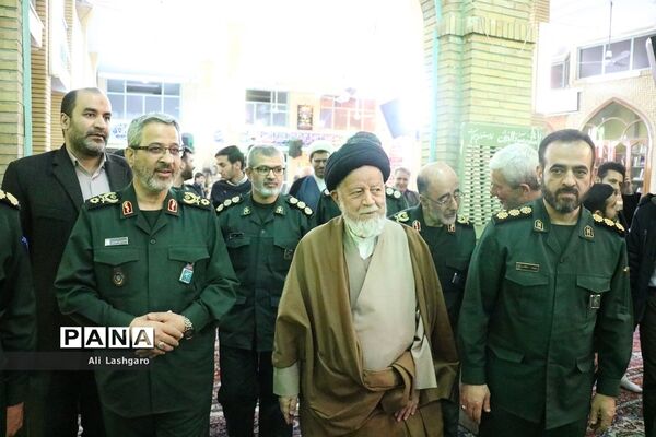 دیدار رئیس سازمان بسیج مستضعفان با آیت‌الله شاهچراغی