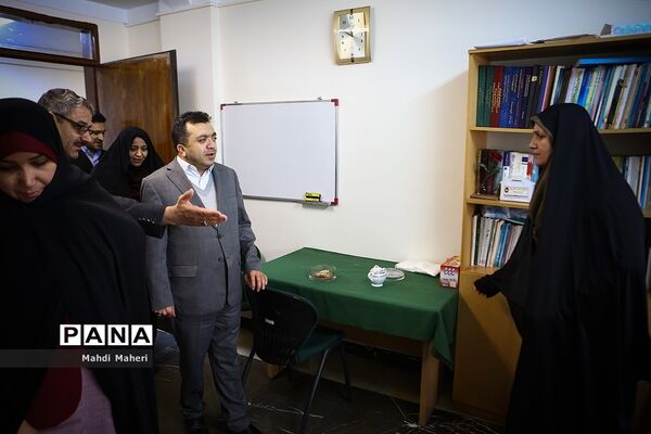 دیدار  قائم مقام وزیر آموزش و پرورش با بستگان فرهنگی شهدا در روز تکریم همسران و مادران شهدا