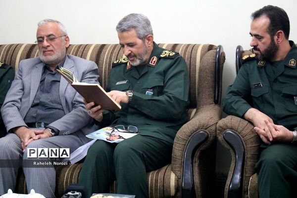 دیدار سردار غیب‌پرور با خانواده شهید «عباس دانشگر»