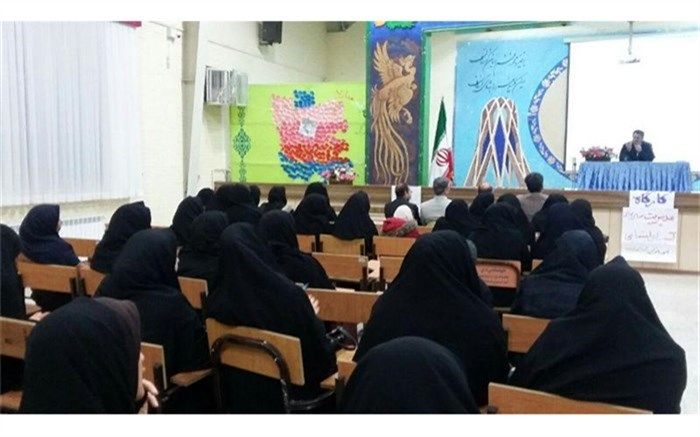 کارگاه آموزشی مدیریت فضای مجازی و آسیب های اجتماعی فیروزه برگزار شد