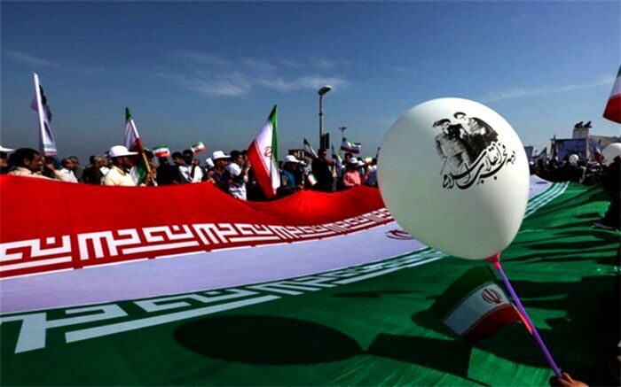 مردم با شکوه‌تر از هر سال در راهپیمایی ۲۲ بهمن شرکت کنند