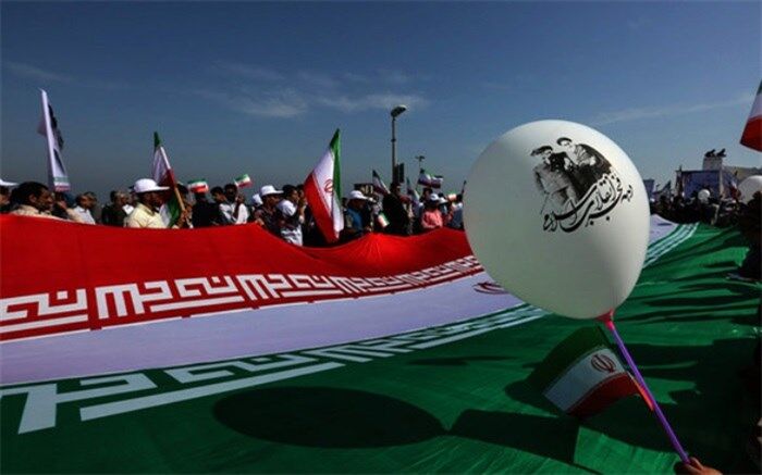 مردم با شکوه‌تر از هر سال در راهپیمایی ۲۲ بهمن شرکت کنند
