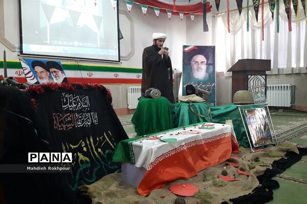 برگزاری مراسم یادواره شهدا دردبیرستان فخرالزمان قریب