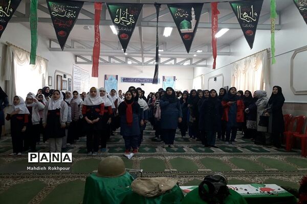 برگزاری مراسم یادواره شهدا دردبیرستان فخرالزمان قریب