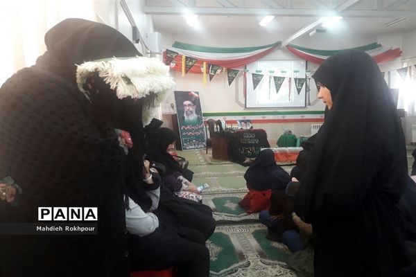 برگزاری مراسم یادواره شهدا دردبیرستان فخرالزمان قریب