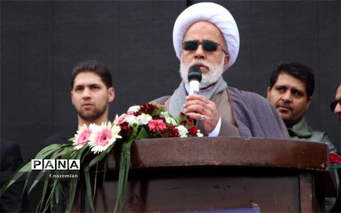 مسئولان باید بدانند ملت ایران شایسته تلاش و کوششی بیش از آن است که تا به حال انجام گرفته است