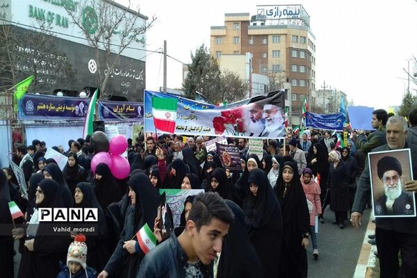 حضور مردم در راهپیمایی 22 بهمن