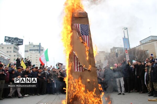 راهپیمایی یوم الله 22 بهمن در مشهد