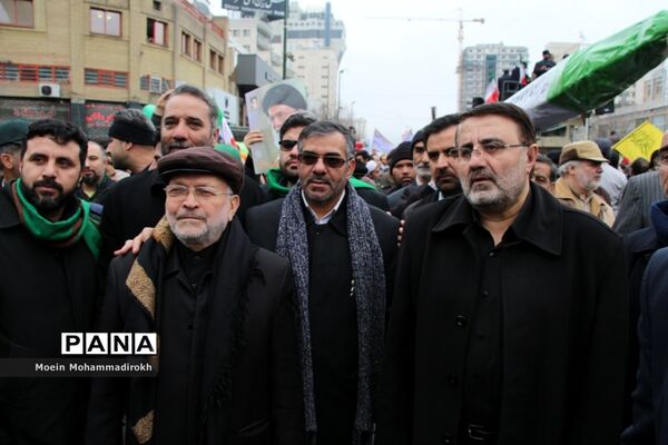 راهپیمایی یوم الله 22 بهمن در مشهد