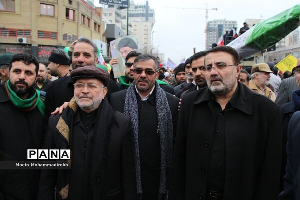 راهپیمایی یوم الله 22 بهمن در مشهد