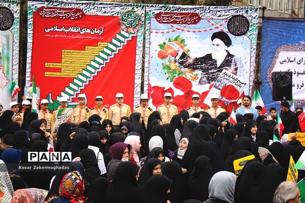 حضور گسترده مردم رباط‌کریم در راهپیمایی ۲۲‌بهمن