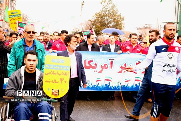 حضور گسترده مردم رباط‌کریم در راهپیمایی ۲۲‌بهمن