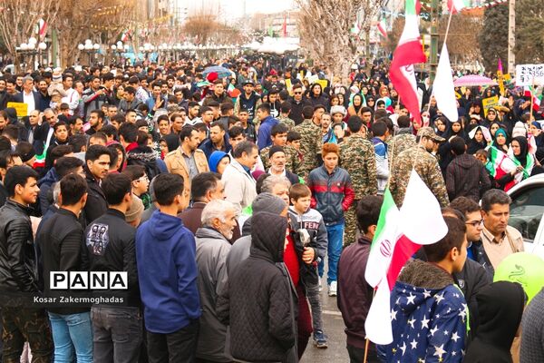 حضور گسترده مردم رباط‌کریم در راهپیمایی ۲۲‌بهمن
