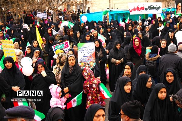 حضور گسترده مردم رباط‌کریم در راهپیمایی ۲۲‌بهمن