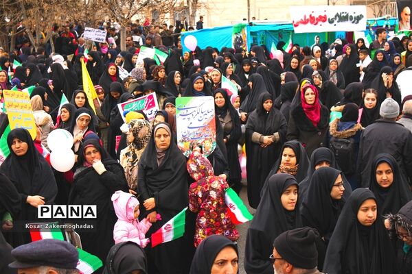 حضور گسترده مردم رباط‌کریم در راهپیمایی ۲۲‌بهمن