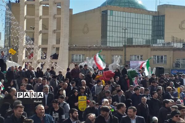 راهپیمایی باشکوه 22 بهمن در زنجان