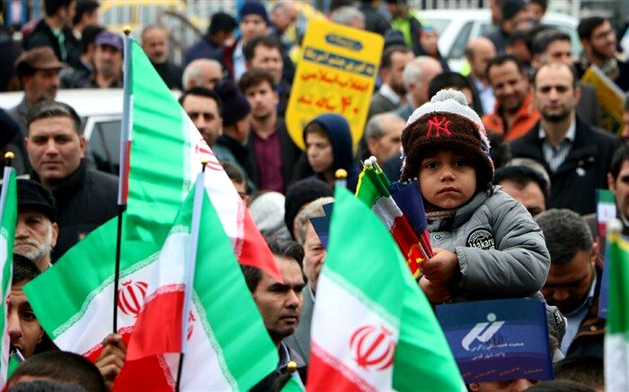 سر دادن ندای وحدت بخش الله اکبر در یوم الله بیست و دوم بهمن شهرقدس