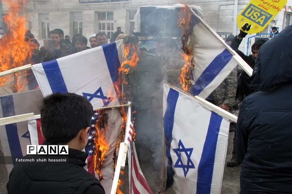 حضور پر شور مردم شهرستان فیروزکوه در راهپیمایی 22 بهمن
