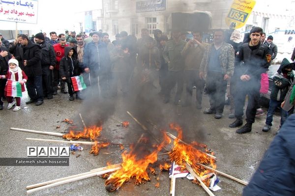 حضور پر شور مردم شهرستان فیروزکوه در راهپیمایی 22 بهمن