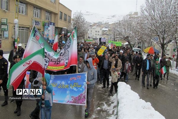 حضور پر شور مردم شهرستان فیروزکوه در راهپیمایی 22 بهمن