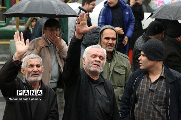 غرفه سازمان دانش‌آموزی شهر تهران در راهپیمایی 22 بهمن ماه تهران