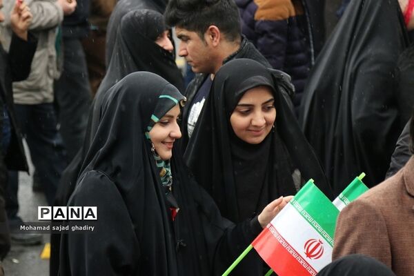 غرفه سازمان دانش‌آموزی شهر تهران در راهپیمایی 22 بهمن ماه تهران