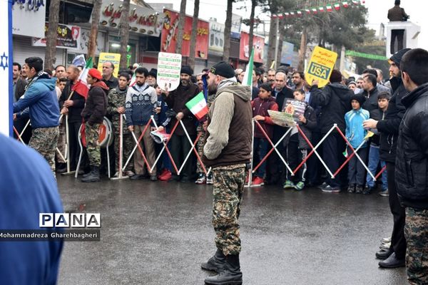 راهپیمایی 22 بهمن در بهارستان