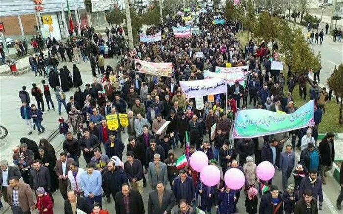 حضور با شکوه فرهنگیان و دانش آموزان شهرستان ابهر در راهپیمایی 22 بهمن ماه