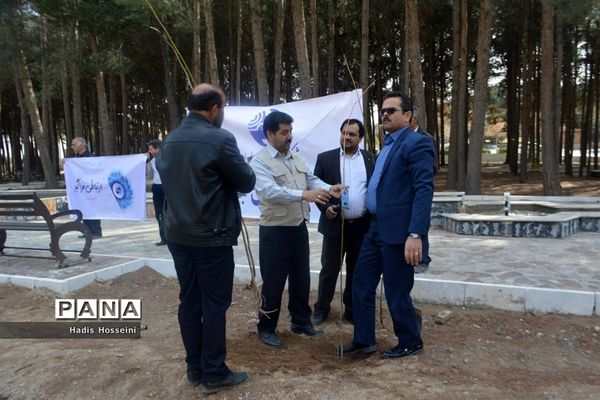 کاشت ۴۰ اصله نهال با یادمان ارتباطی فراگیر