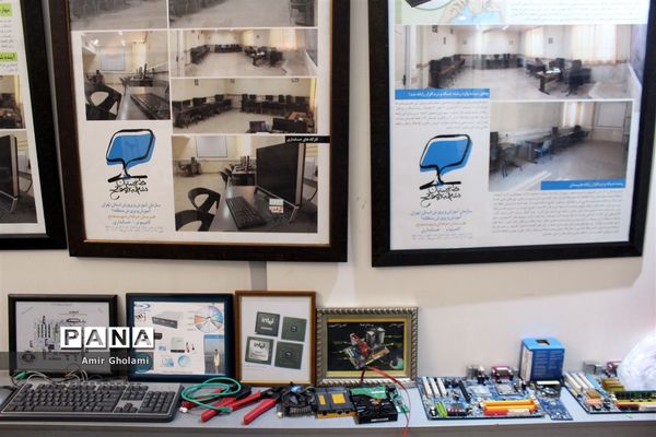 نمایشگاه آفریده‌‌ها و دست ساخته‌های هنر‌آموزان و هنرجویان منطقه‌ یک تهران