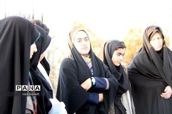 ادای احترام  نمایندگان  مجلس دانش‌آموزی کشور به شهدای گمنام آذربایجان غربی