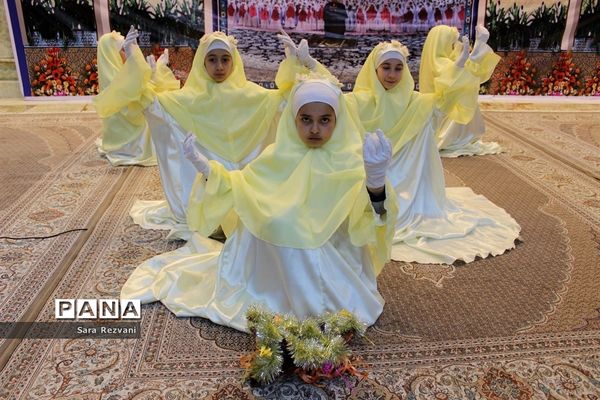 جشن طوبائیان از فرش تا عرش در حرم امام راحل