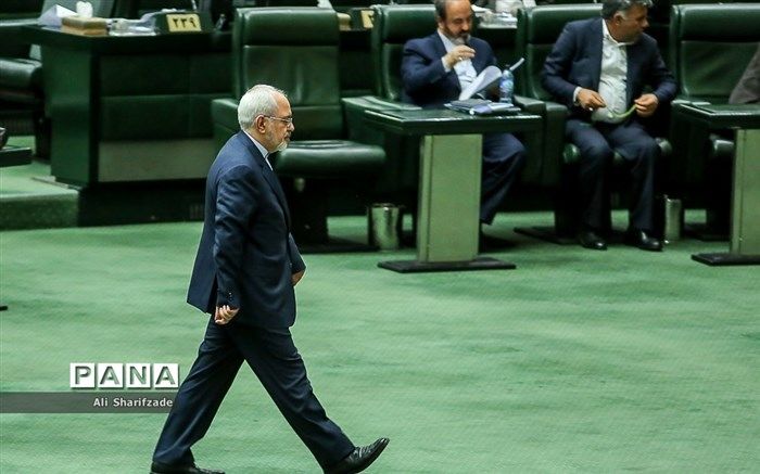 برای پاسخ به سوالی درباره نیجریه؛ ظریف به صحن علنی می‌آید