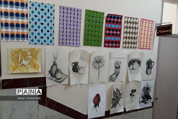 برگزاری نمایشگاه هنرهای تجسمی و گرافیک در هنرستان تهذیب همدان