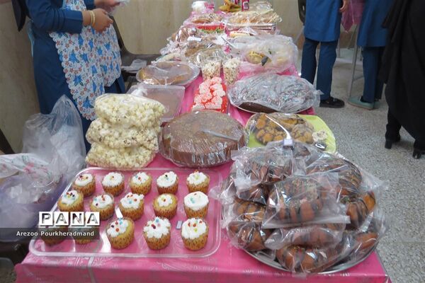 آیین افتتاحیه بازارچه کارآفرینی دبیرستان فرزانگان شهدا اردکان