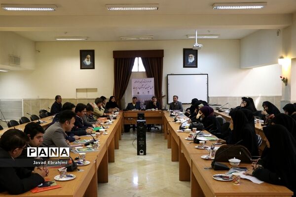 جلسه هم‌اندیشی و تبیین برنامه‌های طرح سفیران گردشگری