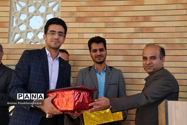 برگزاری مسابقه چالش جاذبه در دبیرستان شهید ذوالفقاری میبد