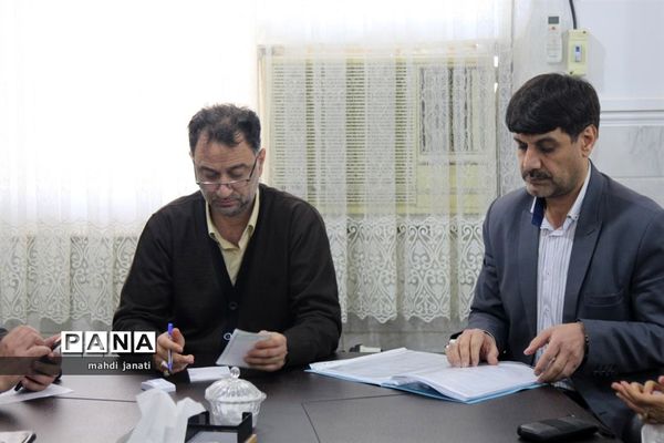 دیدار صمیمی مجامع سازمان دانش‌آموزی استان قم با مدیرکل آموزش و پرورش